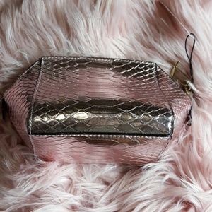 Victoria's Secret Bags - 🎉Sold🎉Victoria's Secret Pink Small Bag Victoria's Secret Bags - 🎉Sold🎉Victoria's Secret Pink Small Bag